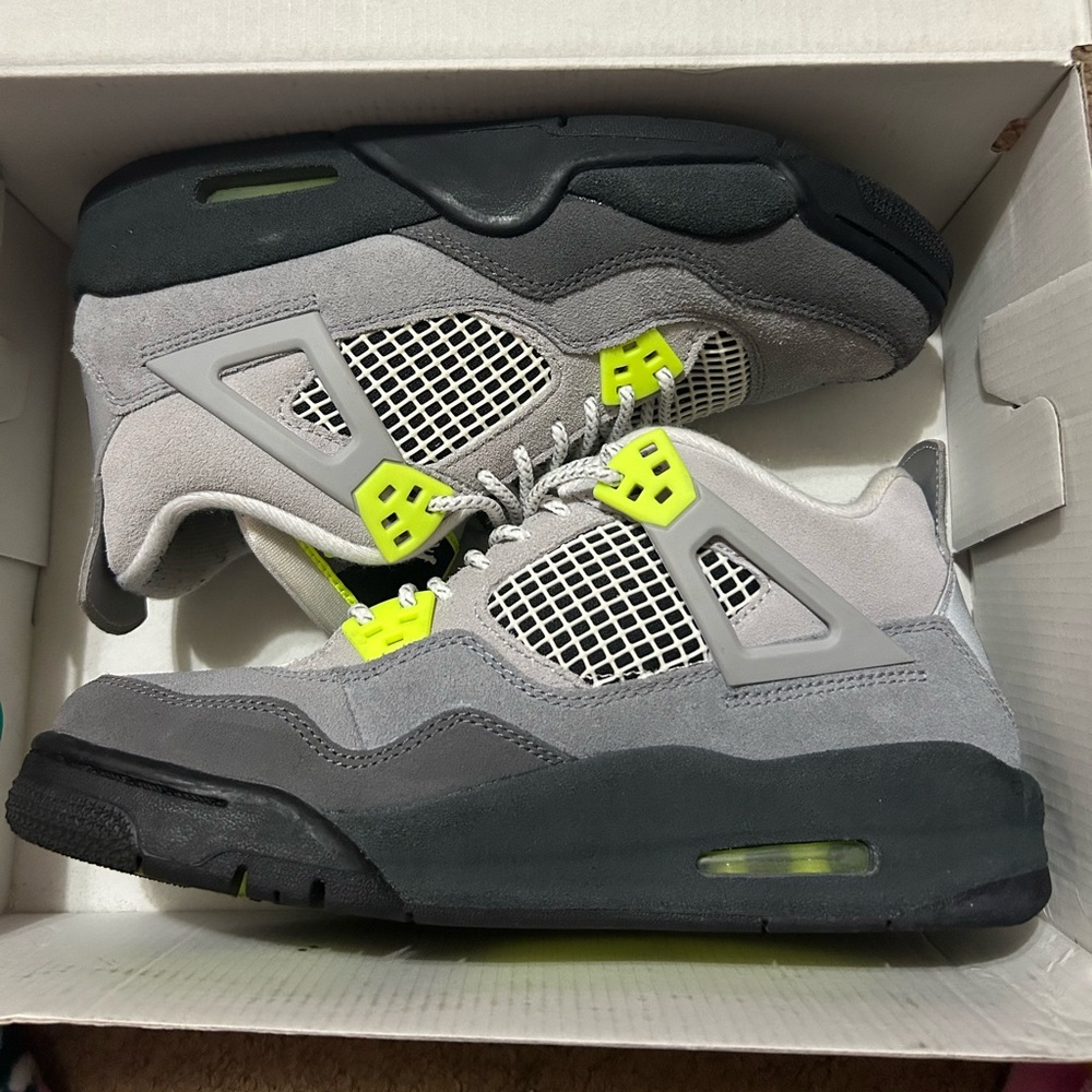 Air Jordan 4’ Neon, 6.5y in grade school. Not worn much, very good condition